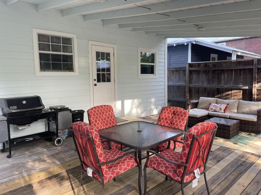 Updated Red Door Revival In Downtown Saint Augustine Extérieur photo